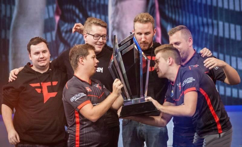 2022德玛西亚杯单败淘汰赛16进4于12月18日-12月20日进行，各LPL战队全新亮相令人期待